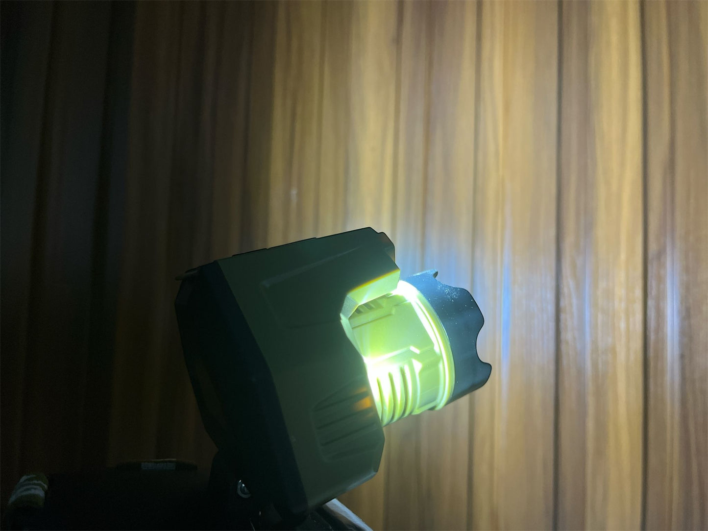 Minero de 4 luces recargable MOD:HX-917