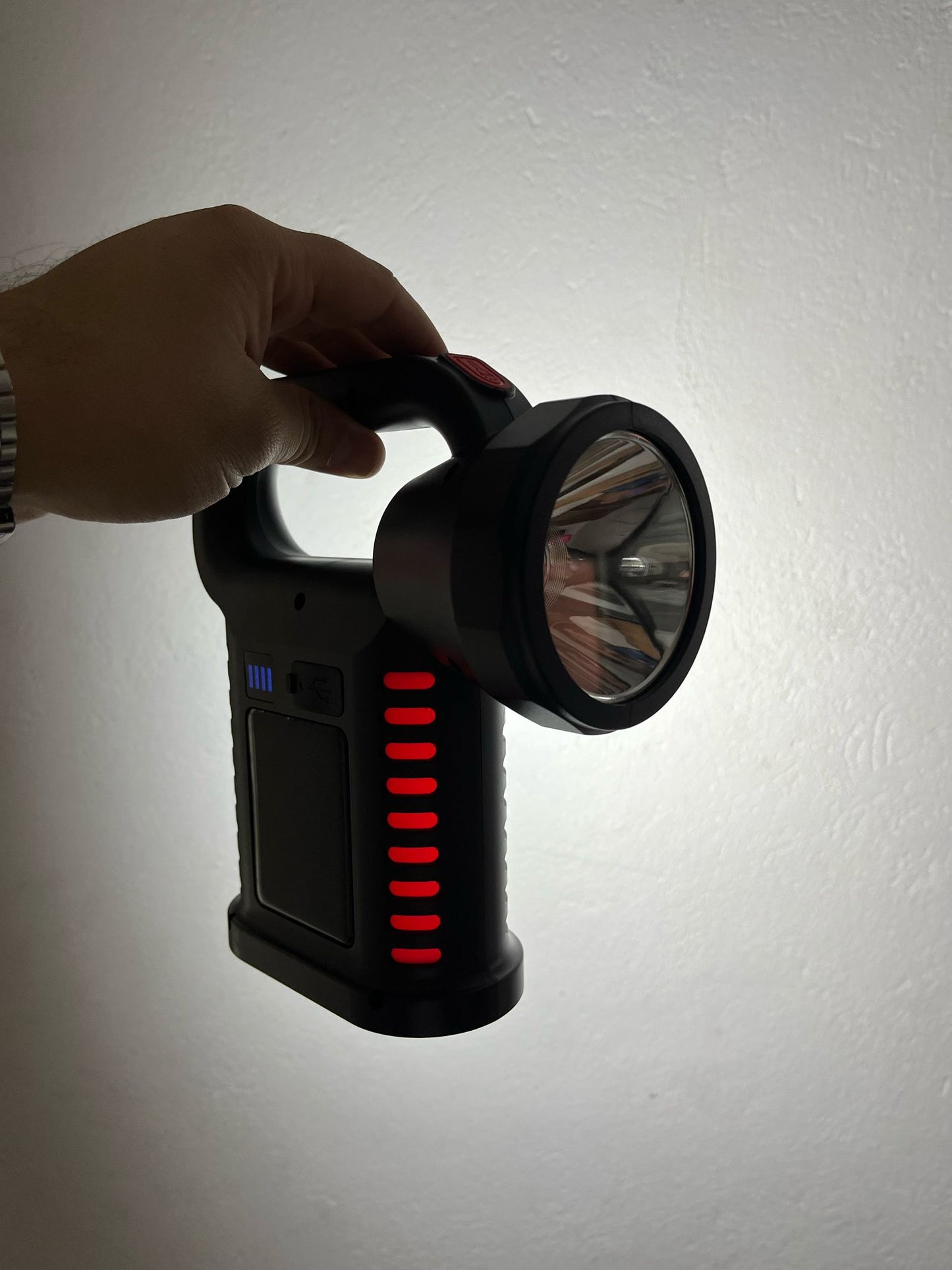 FOCO + LUZ RECARGABLE Y SOLAR