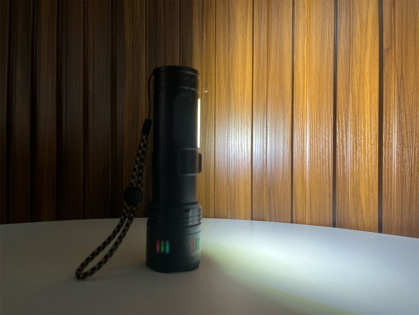Linterna tactica rec. con zoom MOD: SUPER BRIGHT