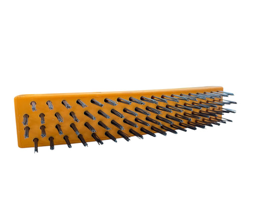 Cepillo Curvo con Dientes de Metal