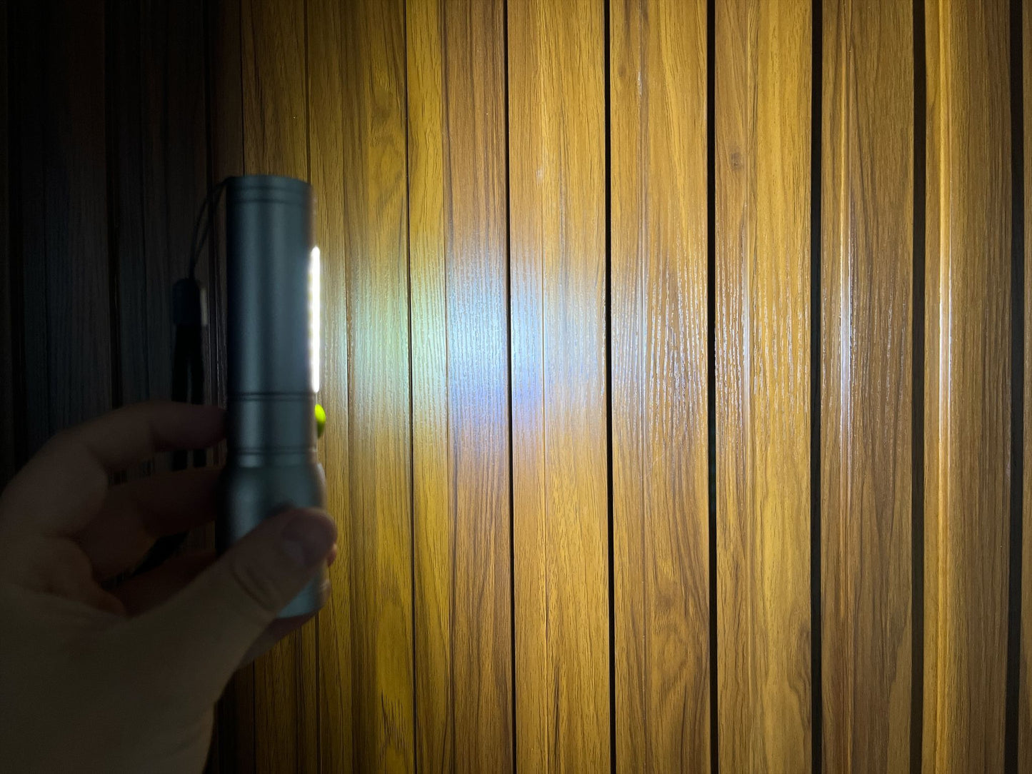 Linterna plateada + luz lateral